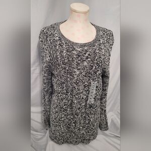 Old Navy Black and White Knit Sweater - NWT